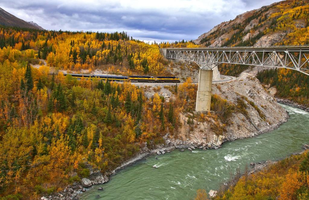 Discover And Explore Breathtaking Adventure At The Alaska Railroad | SUPERPOBYT Travel