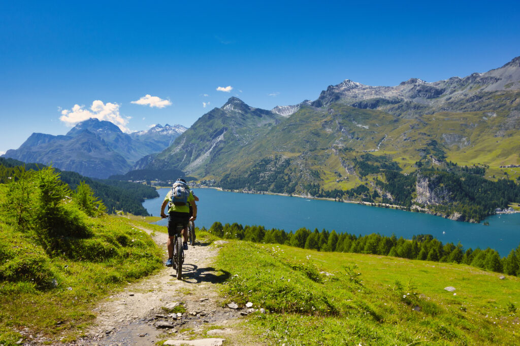 Regular Cycling Help You To Maintain Your Health Benefits | SUPERPOBYT Travel