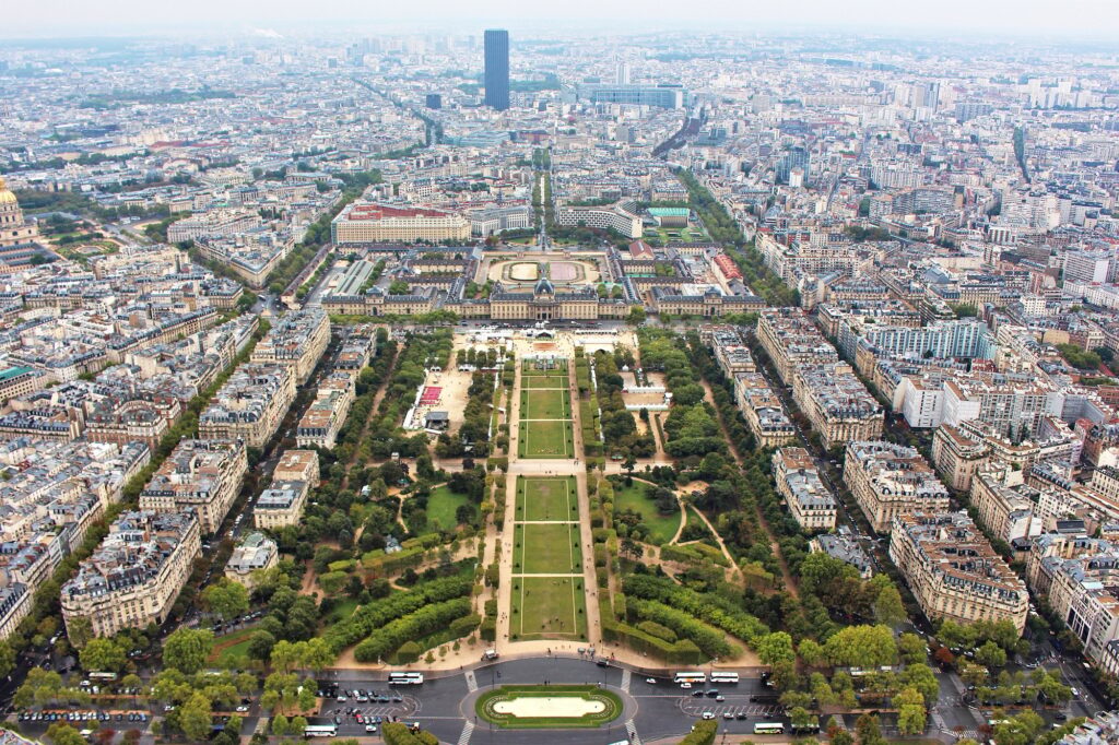 Panorama of Paris, the Trocadero and La Defense | SUPERPOBYT Travel