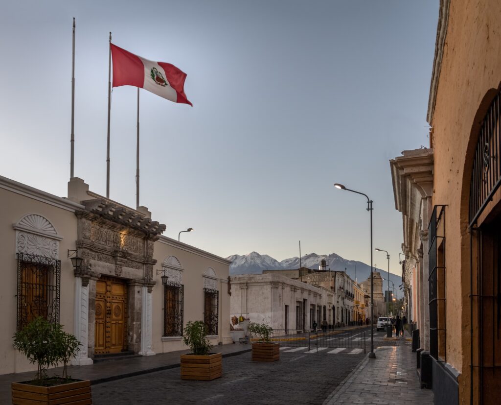 Street of Arequipa and Peruvian Flag, Arequipa, Peru, South America | SUPERPOBYT Travel