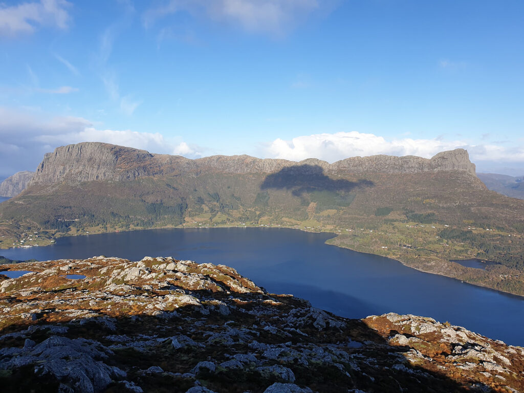 Visiting Beautiful Nature In Norway Will Take You To Mountains And Wilderness Adventure | SUPERPOBYT Travel